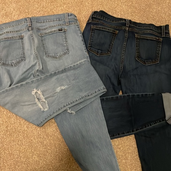 J.Joho Jeans (Small Boutique) - 2 pairs. Lt. & Dk. Blue. Size 29 - Picture 4 of 4